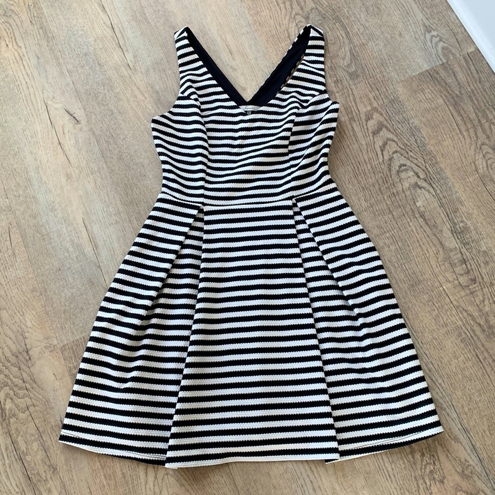 Dress size S NWT